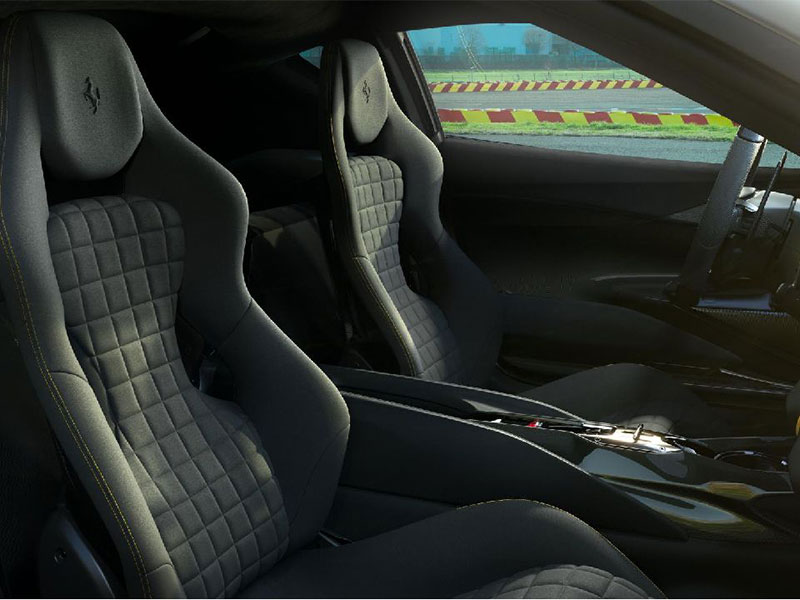 فيراري ستطلق سيارة خارقة جديدة في مايو المقبل